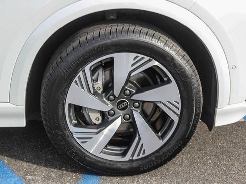 Certified 2025 Audi Q6 e-tron Premium Plus image 10