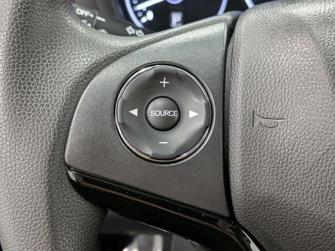 Used 2022 Honda HR-V LX image 16