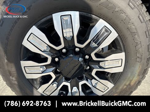 New 2025 GMC Sierra 2500 Denali image 13