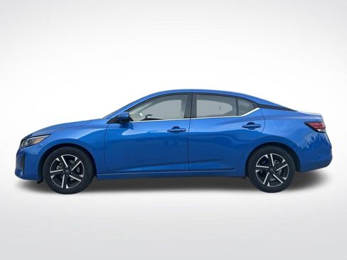 Used 2024 Nissan Sentra SV FWD image 2
