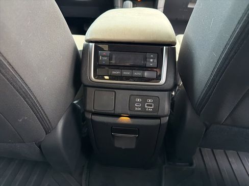 Certified 2025 Subaru Ascent Premium image 23
