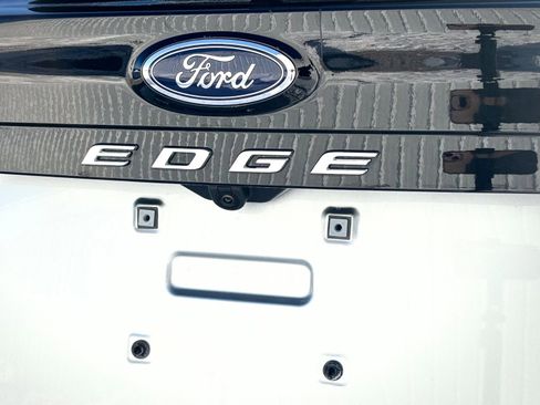Certified 2024 Ford Edge SEL w/ Convenience Package image 10