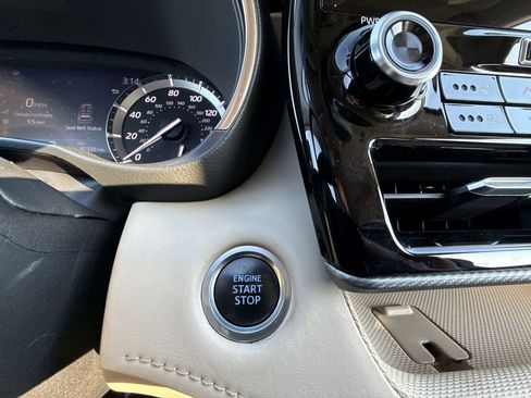 Used 2021 Toyota Highlander Platinum image 23