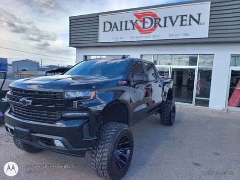 Used 2019 Chevrolet Silverado 1500 RST image 2
