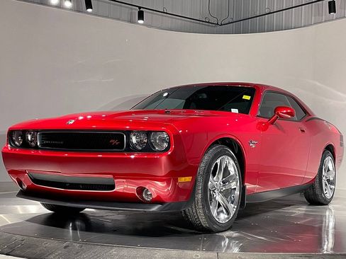 Used 2010 Dodge Challenger R/T RWD image 25