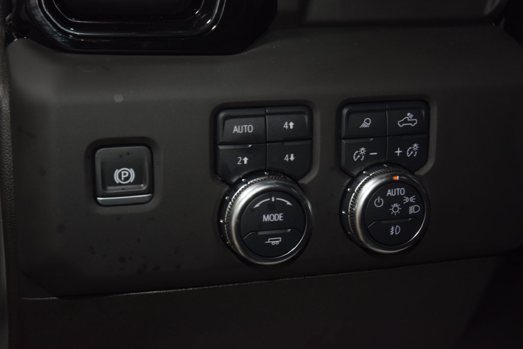 Used 2025 GMC Sierra 2500 AT4X AWD/4WD image 41