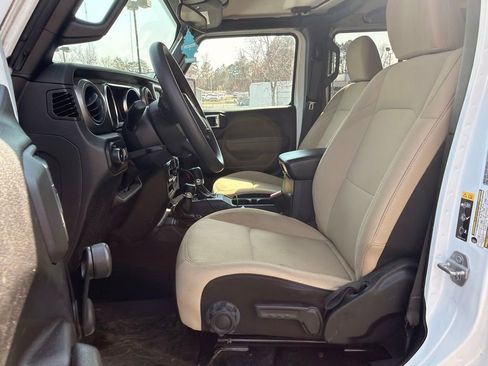 Used 2022 Jeep Wrangler Unlimited Sport image 25