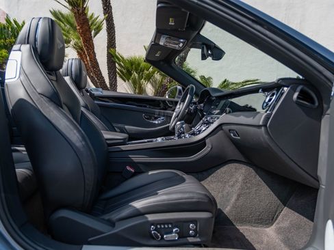Used 2020 Bentley Continental GT image 21