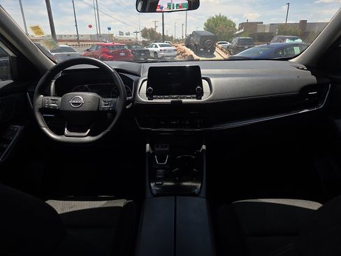 Used 2025 Nissan Rogue SV FWD image 7