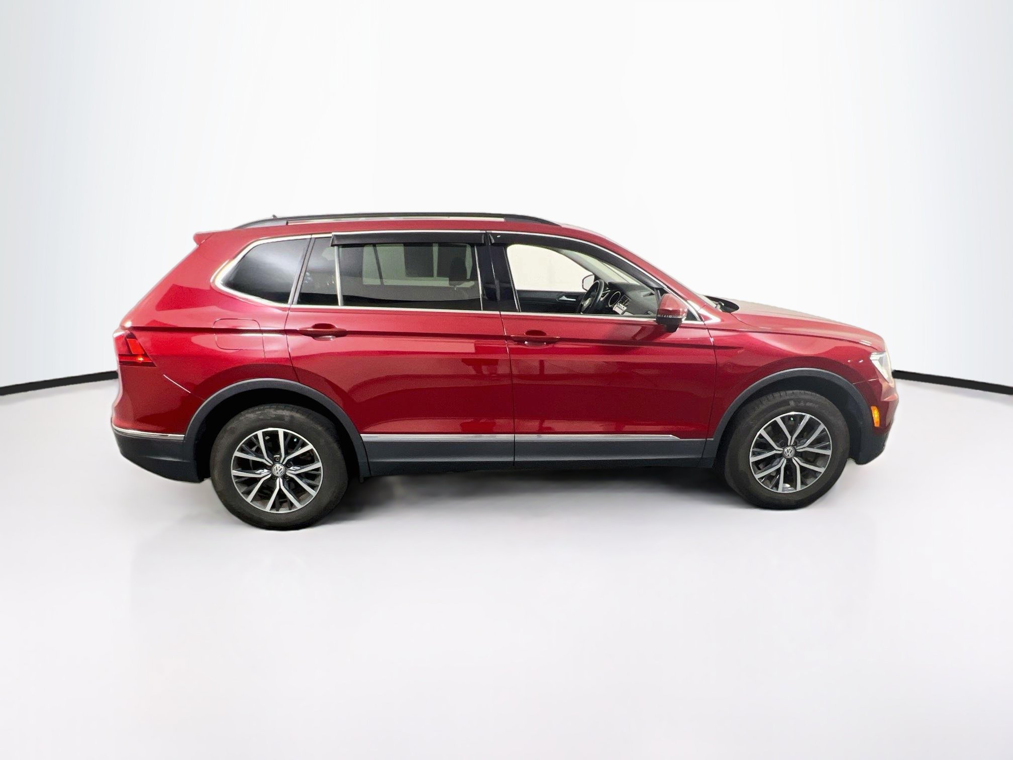 Used 2020 Volkswagen Tiguan SE w/ Panoramic Sunroof Package AWD/4WD image 4