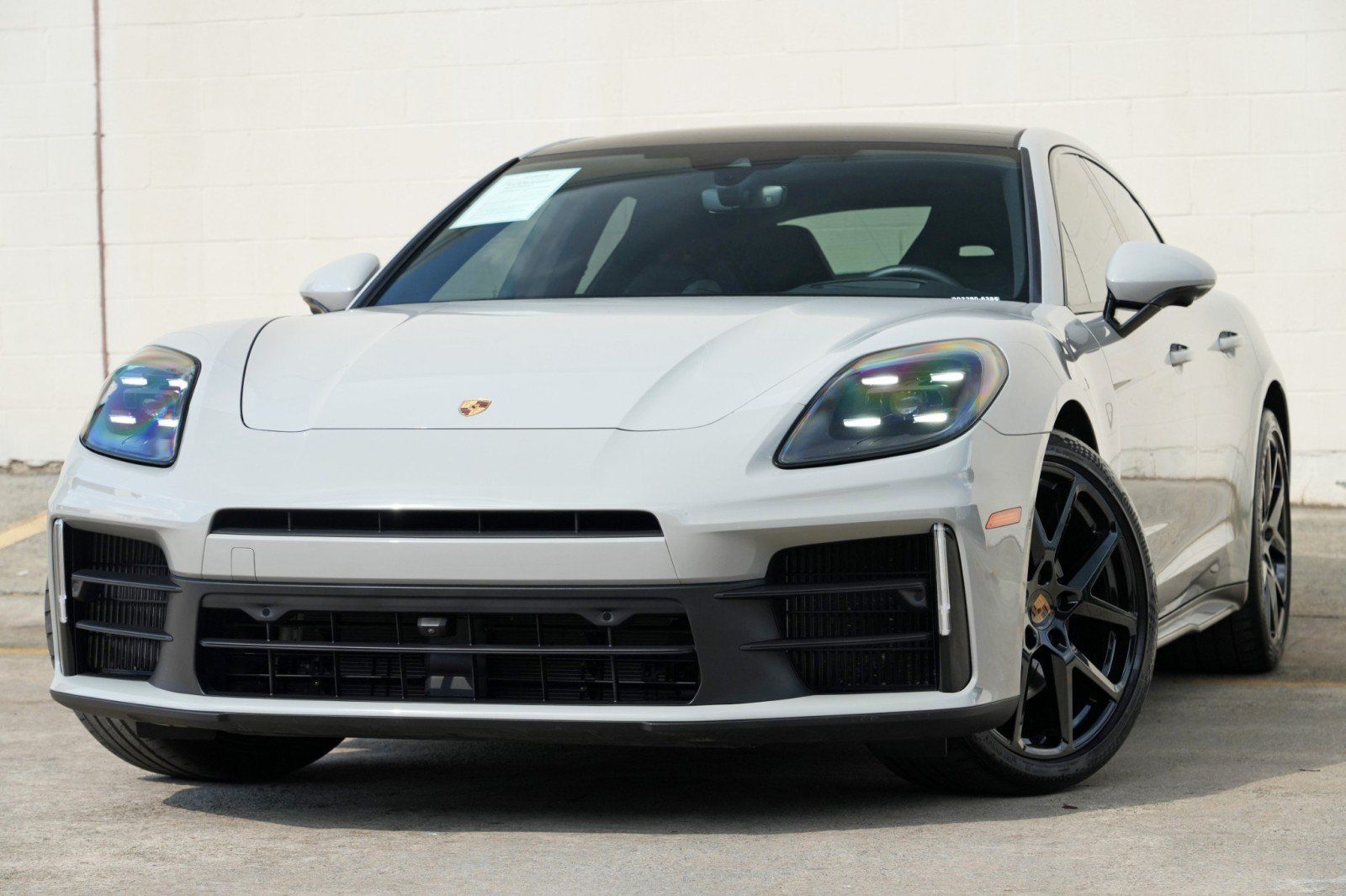 Used 2025 Porsche Panamera image 3