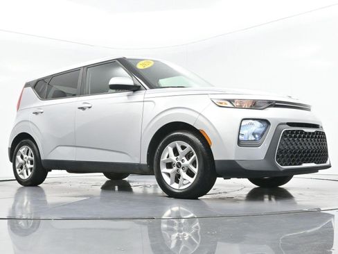 Used 2020 Kia Soul S FWD image 40