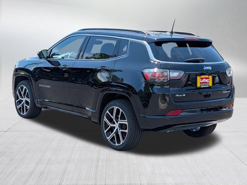 Used 2024 Jeep Compass Limited w/ Elite Group AWD/4WD image 5