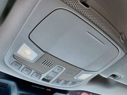 Used 2024 Ford Expedition XLT RWD image 19