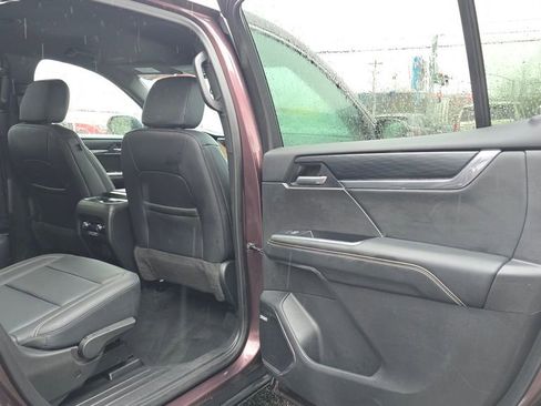 Used 2024 GMC Acadia Elevation image 14