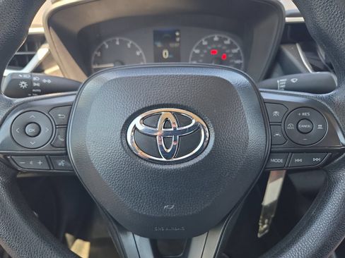 Certified 2025 Toyota Corolla LE FWD image 21