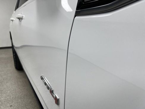 Used 2024 GMC Yukon XL AT4 image 11