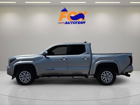 New 2026 Toyota Tacoma SR5 RWD image 2