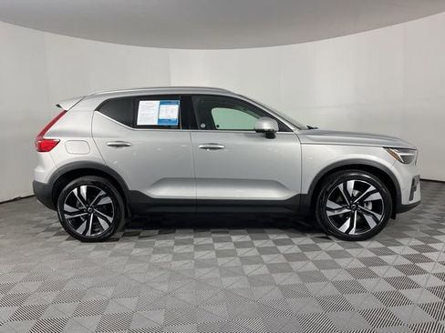 Used 2023 Volvo XC40 B5 Plus w/ Driver Assist Package AWD/4WD image 12