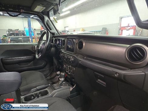 Used 2021 Jeep Gladiator Sport AWD/4WD image 18