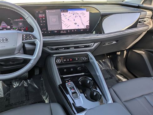 New 2025 Audi Q5 Premium image 6