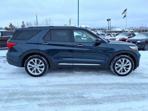 Used 2022 Ford Explorer Platinum w/ Premium Technology Package image 7