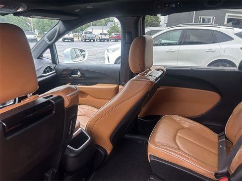 Used 2021 Chrysler Pacifica Pinnacle image 22