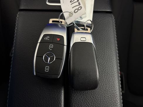 Certified 2023 Mercedes-Benz GLB 250 image 33