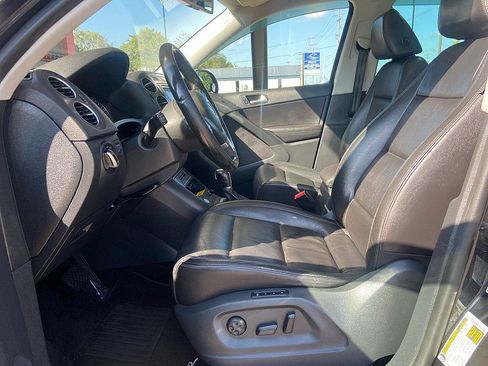 Used 2017 Volkswagen Tiguan Sport image 12