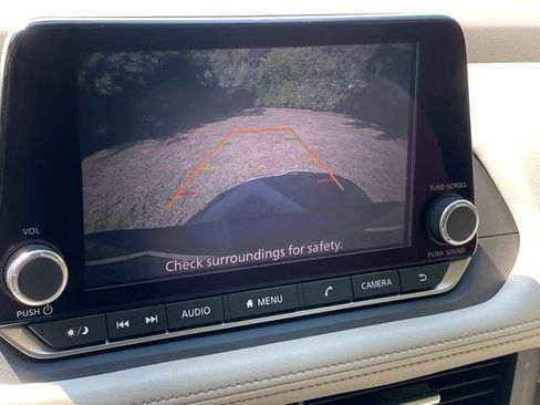 Used 2024 Nissan Rogue SV FWD image 24