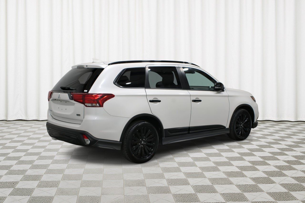 Used 2020 Mitsubishi Outlander SE FWD image 3