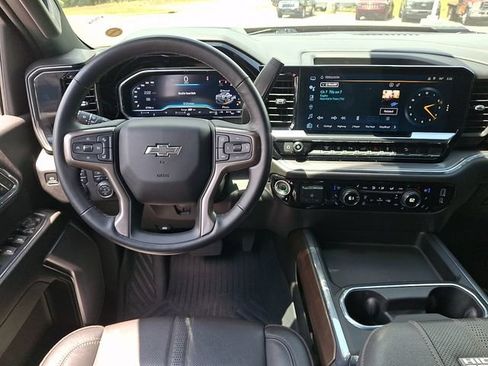 Used 2024 Chevrolet Silverado 2500 High Country w/ High Country Premium Package AWD/4WD image 11