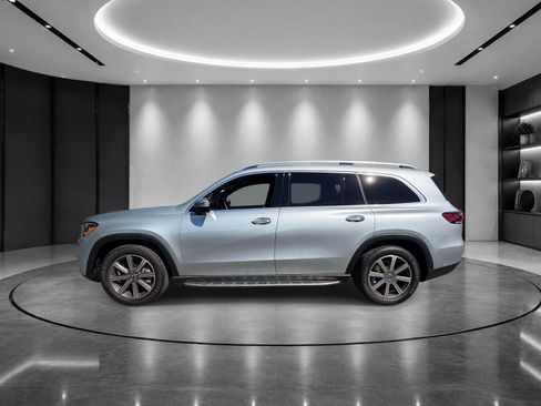 Used 2023 Mercedes-Benz GLS 450 4MATIC image 3