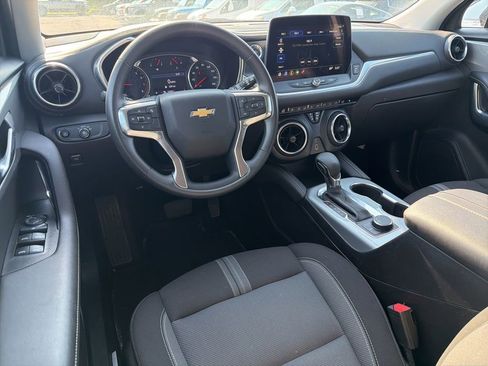 Used 2025 Chevrolet Blazer LT FWD image 10