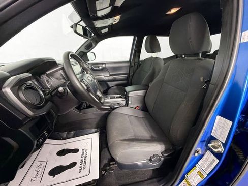 Used 2016 Toyota Tacoma TRD Sport AWD/4WD image 21