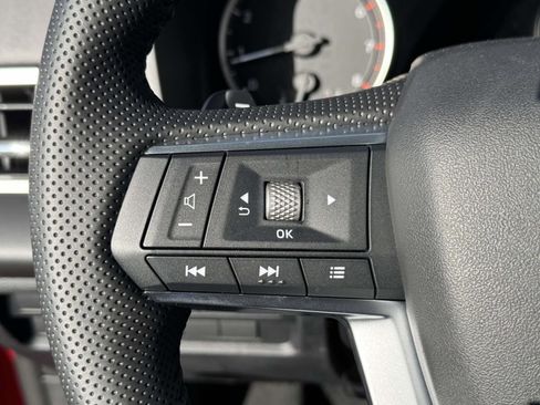 New 2025 Mitsubishi Outlander SE image 15