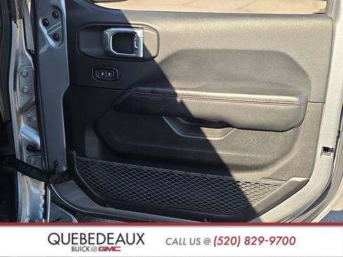Used 2018 Jeep Wrangler Unlimited Rubicon AWD/4WD image 30
