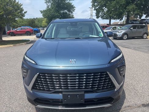 Used 2026 Buick Enclave Avenir AWD/4WD image 3