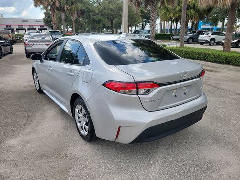 Used 2024 Toyota Corolla LE FWD image 4
