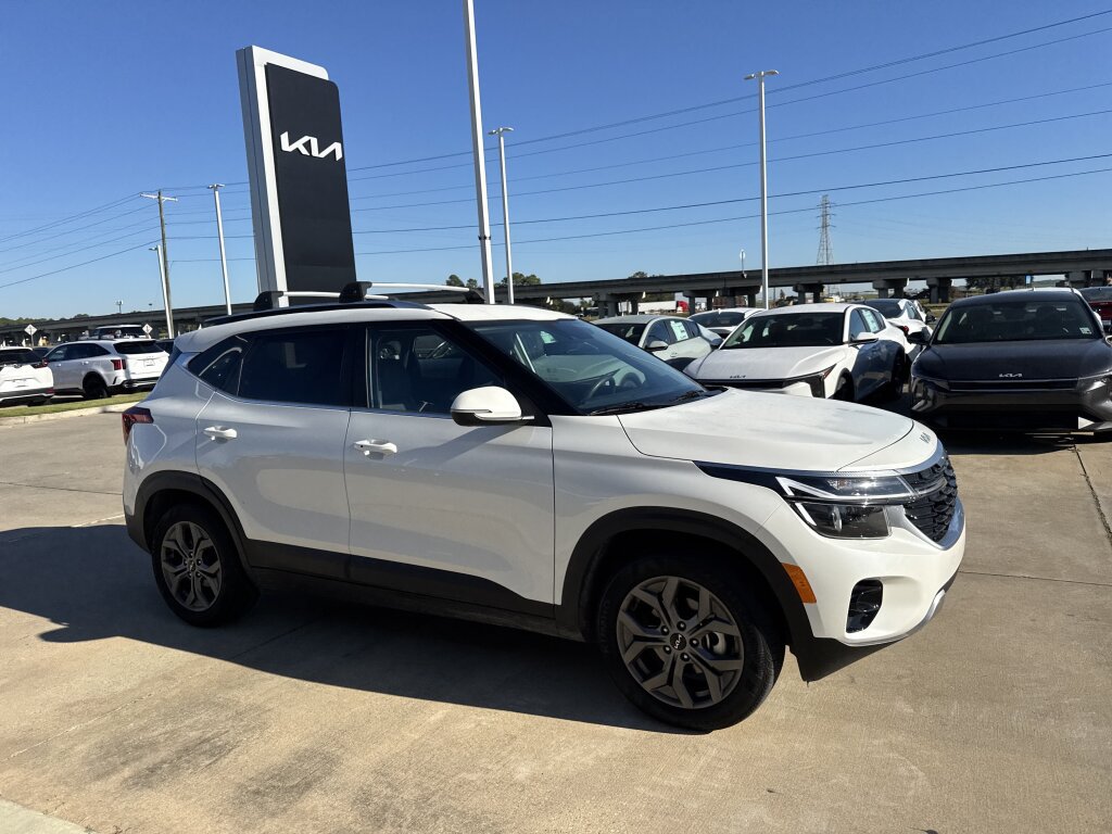 Certified 2024 Kia Seltos S FWD image 12