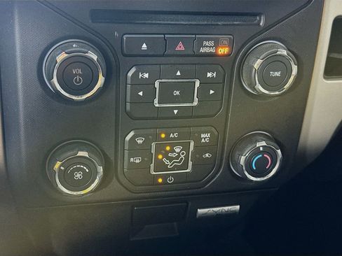 Used 2014 Ford F150 XLT w/ Equipment Group 302A Luxury image 16