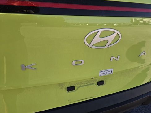 Used 2024 Hyundai Kona SE image 9