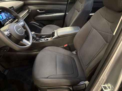 Certified 2025 Hyundai Tucson SE image 21