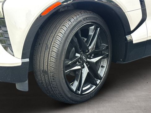Used 2025 Chevrolet Blazer EV RS AWD/4WD image 23