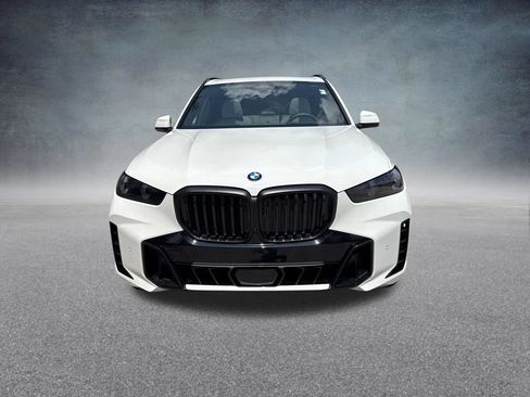New 2026 BMW X5 xDrive40i w/ M Sport Package AWD/4WD image 8