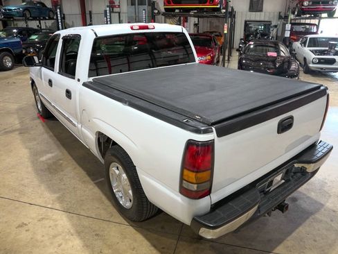 Used 2005 GMC Sierra 1500 SLT w/ Light Duty Power Package RWD image 16