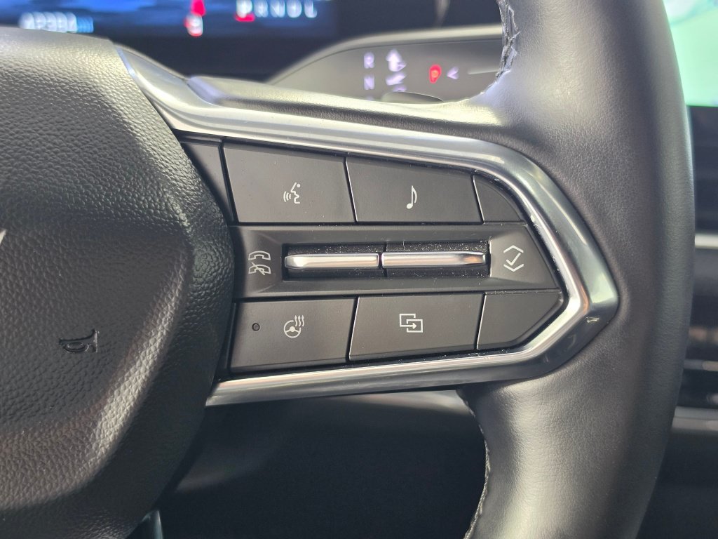Used 2025 Chevrolet Equinox LT w/ Convenience Package II FWD image 24