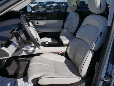 Used 2025 Lincoln Nautilus Black Label image 28