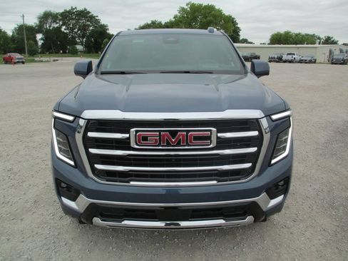 New 2026 GMC Yukon XL Elevation w/ Elevation Premium Package AWD/4WD image 10