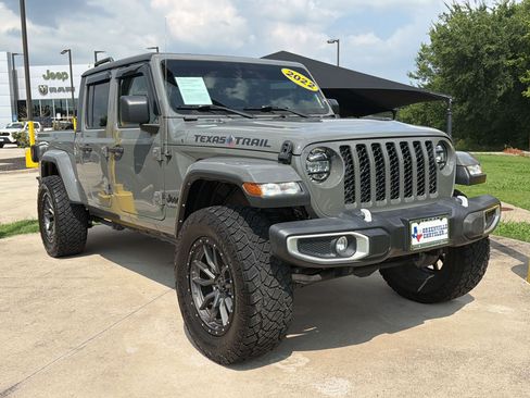 Used 2022 Jeep Gladiator Sport AWD/4WD image 7